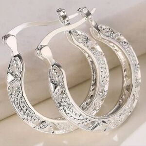 Shrimp Style Hoop Silver Tone 1" Earrings